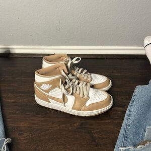 Jordan one mid size 9